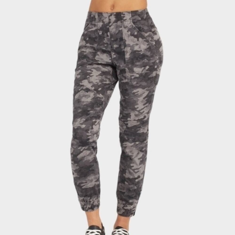 Spanx Stretch Twill Cargo Joggers in Blackwash Camo